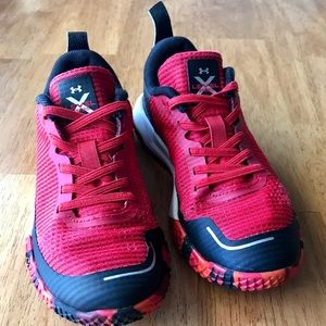 Under Armour  Mainshock shoes size 12 boys